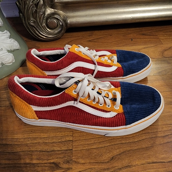 NWT: Vans Old Skool Corduroy shoes Sz. 10 - Picture 4 of 4